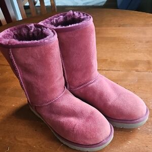 Cozy Burgandy/Wine/Brick Red Suede UGG Boots 8